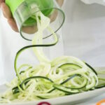 Avis sur le spiraliseur de légumes électrique et manuel